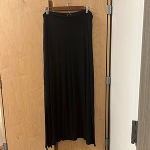 Large Flowy Black Merona Skirt w/ Side Slits